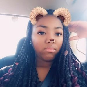 Meet your Posher, Andrea